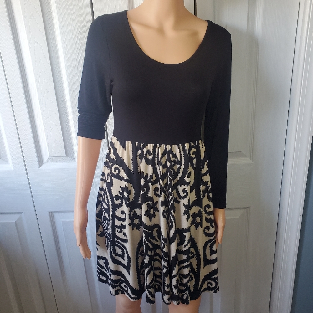 The Pink Lilly Woman's Long Sleeve Dress Black And Cream Sz M Casual Minimalist